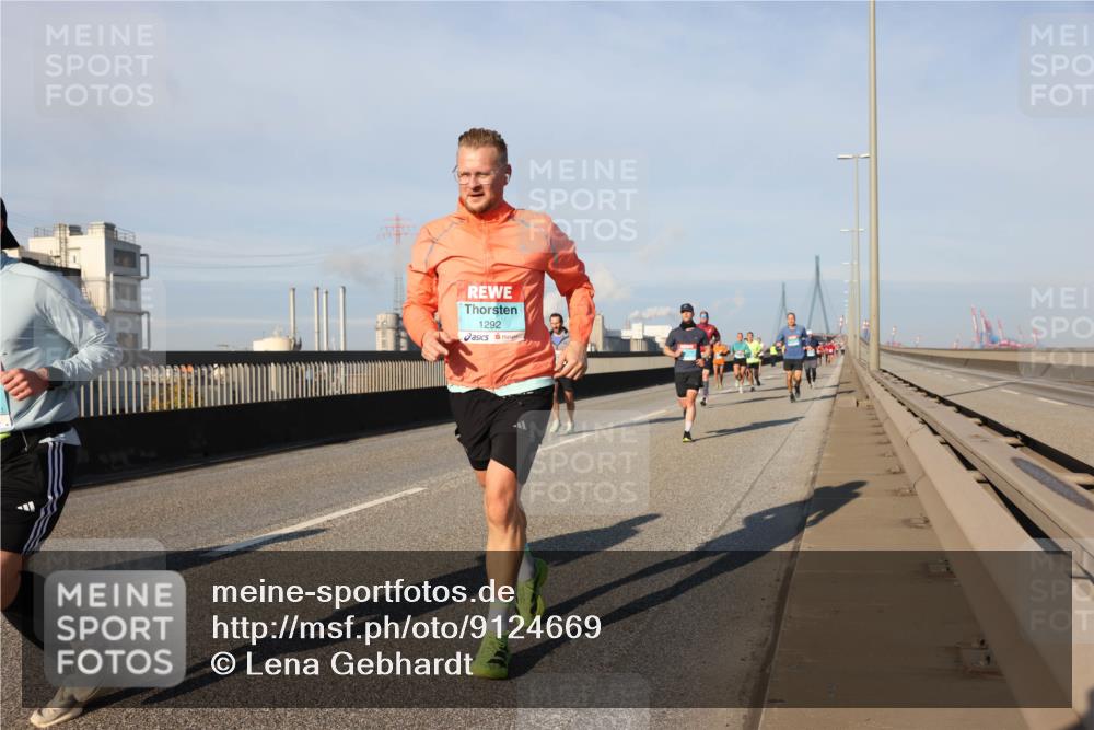 03.10.2025 - Köhlbrandbrückenlauf Lena Gebhardt http://msf.ph/oto/9124669 03.10.2025 09:45:58 Position 2 1292 meine-sportfotos.de