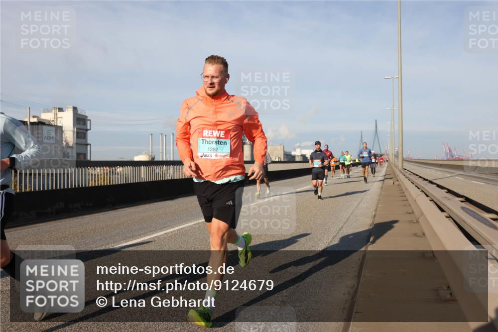 03.10.2025 - Köhlbrandbrückenlauf Lena Gebhardt http://msf.ph/oto/9124679 03.10.2025 09:45:59 Position 2 1292 meine-sportfotos.de
