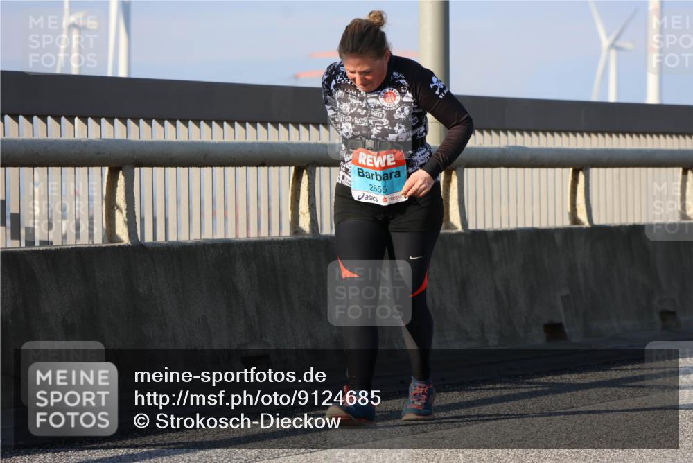 03.10.2025 - Köhlbrandbrückenlauf Strokosch-Dieckow http://msf.ph/oto/9124685 03.10.2025 10:05:56 Position 2 2555 meine-sportfotos.de