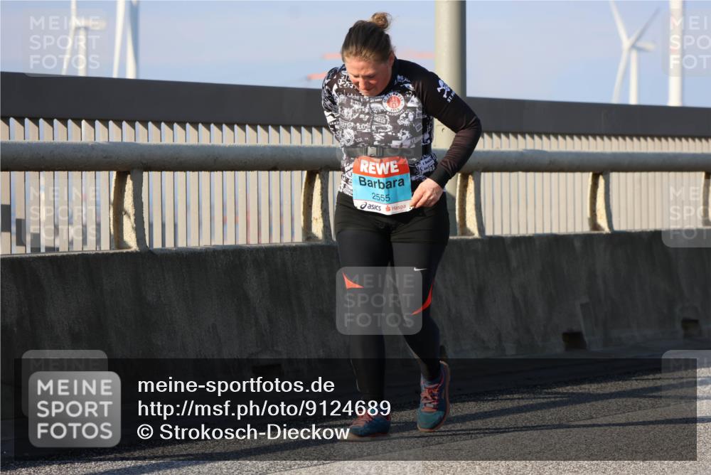 03.10.2025 - Köhlbrandbrückenlauf Strokosch-Dieckow http://msf.ph/oto/9124689 03.10.2025 10:05:56 Position 2 2555 meine-sportfotos.de