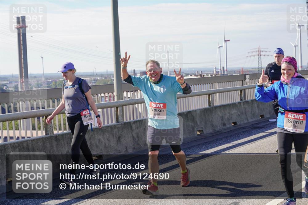 03.10.2025 - Köhlbrandbrückenlauf Michael Burmester http://msf.ph/oto/9124690 03.10.2025 13:07:54 Position 2 5989, 6528, 5184 meine-sportfotos.de