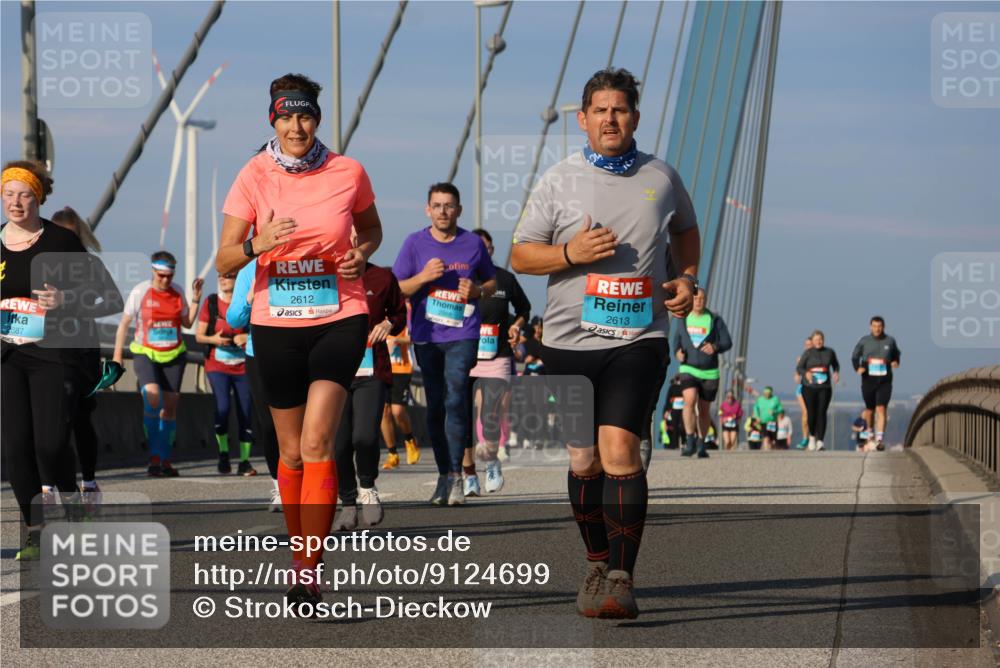 03.10.2025 - Köhlbrandbrückenlauf Strokosch-Dieckow http://msf.ph/oto/9124699 03.10.2025 10:05:58 Position 2 2887, 2612, 2613 meine-sportfotos.de