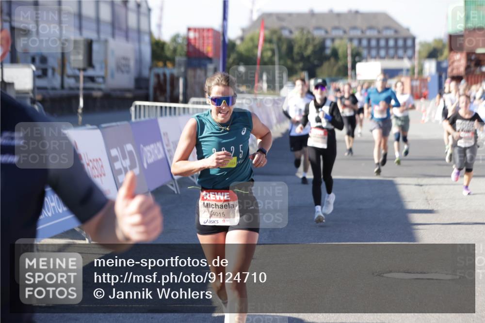 03.10.2025 - Köhlbrandbrückenlauf Jannik Wohlers http://msf.ph/oto/9124710 03.10.2025 13:06:32 Ziel 4015, 4026, 4122, 4124, 4151, 4312, 4396, 4550, 4658, 4659, 5563, 5641, 5970, 6193, 6256 meine-sportfotos.de