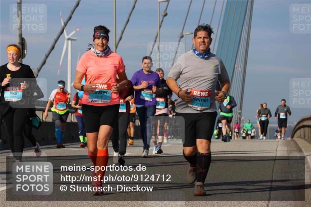 03.10.2025 - Köhlbrandbrückenlauf Strokosch-Dieckow http://msf.ph/oto/9124712 03.10.2025 10:05:58 Position 2 2887, 2612, 2613 meine-sportfotos.de