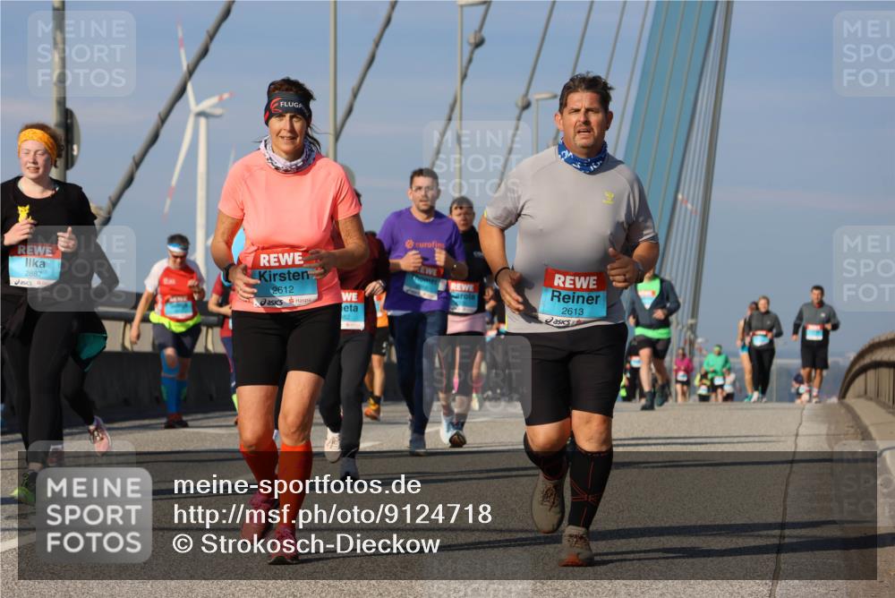 03.10.2025 - Köhlbrandbrückenlauf Strokosch-Dieckow http://msf.ph/oto/9124718 03.10.2025 10:05:58 Position 2 2887, 830, 2612, 2613 meine-sportfotos.de