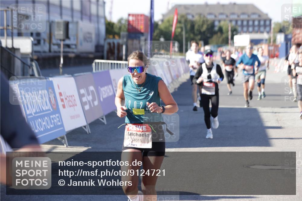 03.10.2025 - Köhlbrandbrückenlauf Jannik Wohlers http://msf.ph/oto/9124721 03.10.2025 13:06:32 Ziel 4015, 4026, 4122, 4124, 4151, 4312, 4396, 4550, 4658, 4659, 5563, 5641, 5970, 6193, 6256 meine-sportfotos.de