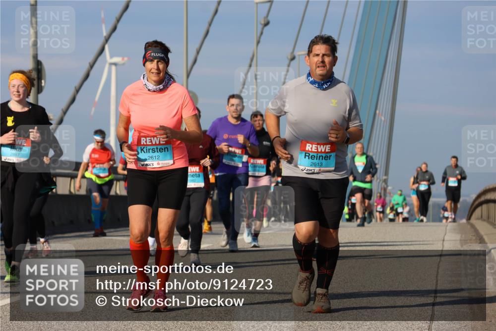 03.10.2025 - Köhlbrandbrückenlauf Strokosch-Dieckow http://msf.ph/oto/9124723 03.10.2025 10:05:58 Position 2 2887, 2612, 1982, 2613 meine-sportfotos.de