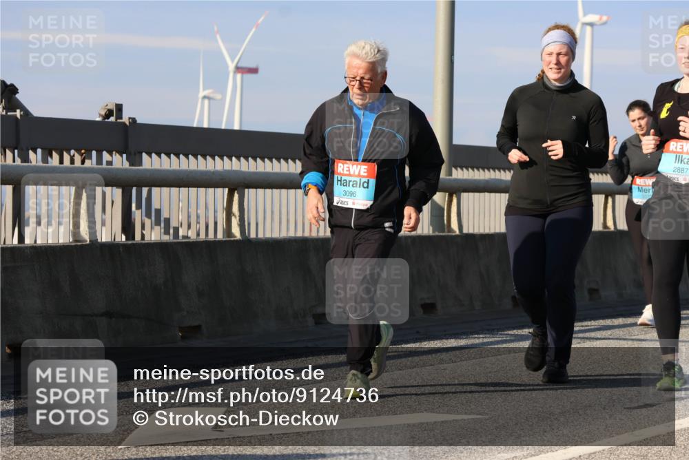 03.10.2025 - Köhlbrandbrückenlauf Strokosch-Dieckow http://msf.ph/oto/9124736 03.10.2025 10:06:01 Position 2 3096, 337, 2887 meine-sportfotos.de