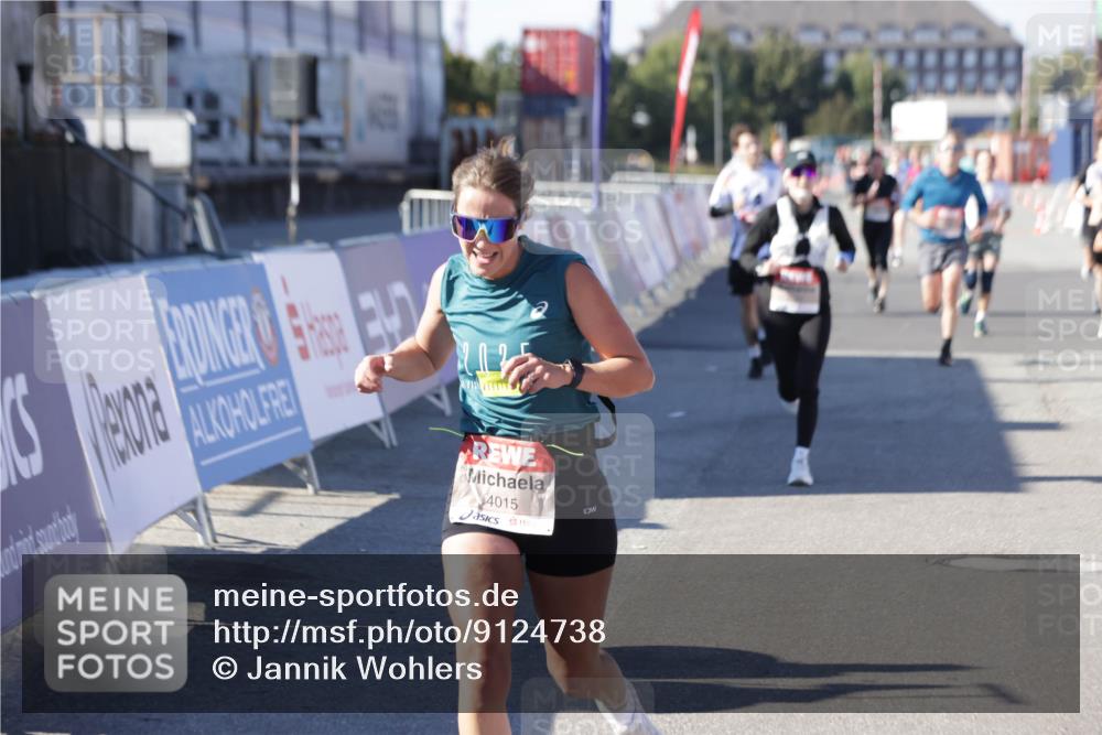 03.10.2025 - Köhlbrandbrückenlauf Jannik Wohlers http://msf.ph/oto/9124738 03.10.2025 13:06:33 Ziel 4015, 4026, 4122, 4124, 4151, 4312, 4396, 4405, 4550, 4658, 4659, 5563, 5641, 5970, 6193, 6256 meine-sportfotos.de