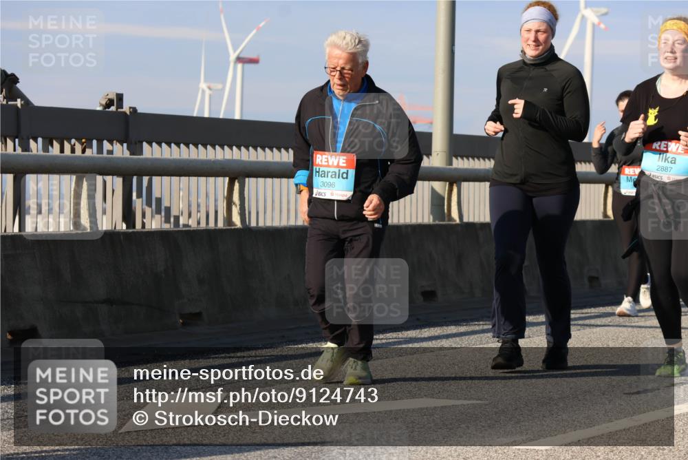 03.10.2025 - Köhlbrandbrückenlauf Strokosch-Dieckow http://msf.ph/oto/9124743 03.10.2025 10:06:01 Position 2 3096, 2887 meine-sportfotos.de