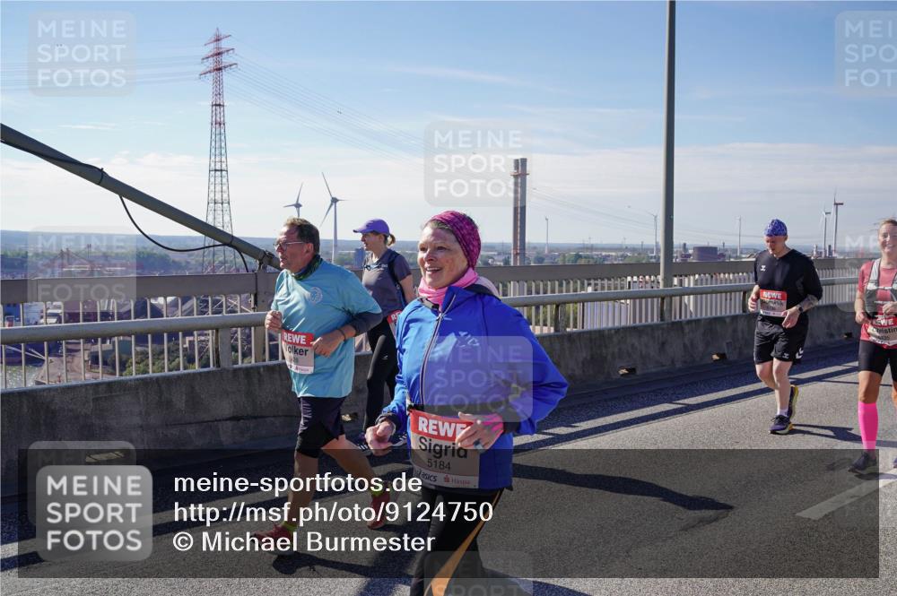 03.10.2025 - Köhlbrandbrückenlauf Michael Burmester http://msf.ph/oto/9124750 03.10.2025 13:07:56 Position 2 5184 meine-sportfotos.de