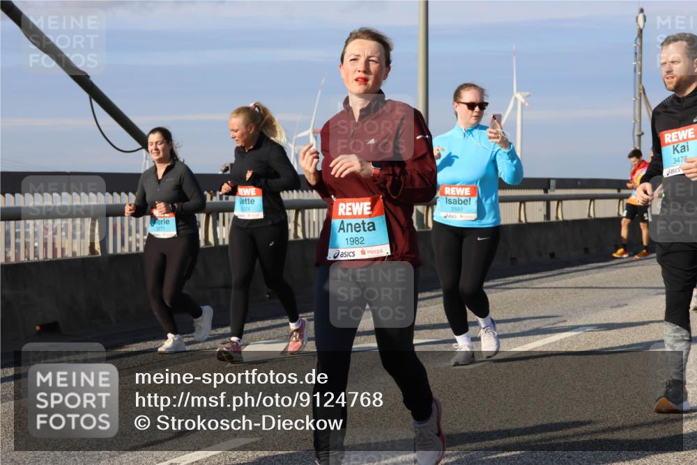 03.10.2025 - Köhlbrandbrückenlauf Strokosch-Dieckow http://msf.ph/oto/9124768 03.10.2025 10:06:05 Position 2 3373, 3374, 1982, 2597, 3475 meine-sportfotos.de