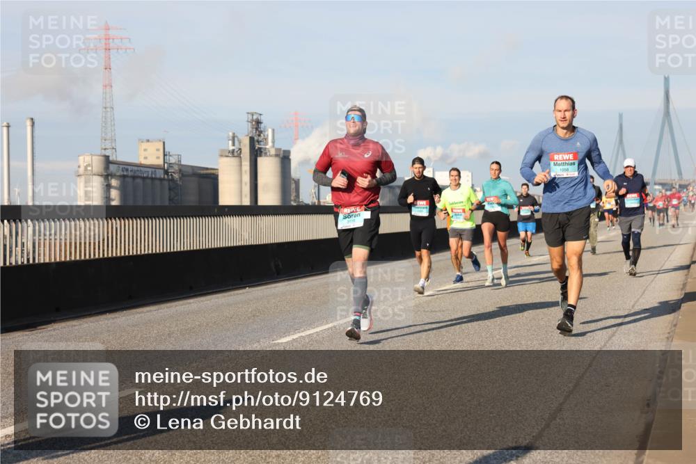 03.10.2025 - Köhlbrandbrückenlauf Lena Gebhardt http://msf.ph/oto/9124769 03.10.2025 09:46:01 Position 2 1058 meine-sportfotos.de