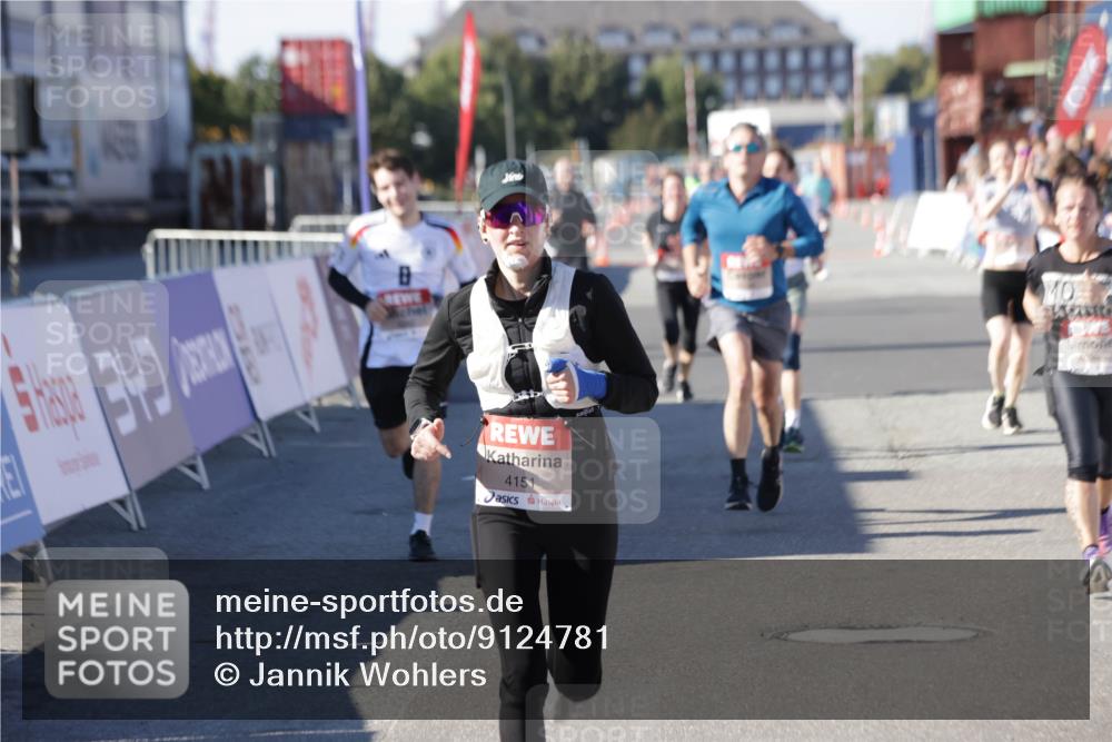 03.10.2025 - Köhlbrandbrückenlauf Jannik Wohlers http://msf.ph/oto/9124781 03.10.2025 13:06:35 Ziel 4015, 4026, 4122, 4124, 4151, 4312, 4396, 4405, 4658, 4659, 5563, 5798, 6061, 6256, 6721 meine-sportfotos.de