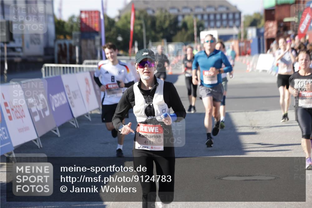 03.10.2025 - Köhlbrandbrückenlauf Jannik Wohlers http://msf.ph/oto/9124783 03.10.2025 13:06:35 Ziel 4015, 4026, 4122, 4124, 4151, 4312, 4396, 4405, 4658, 4659, 5563, 5798, 6061, 6256, 6721 meine-sportfotos.de
