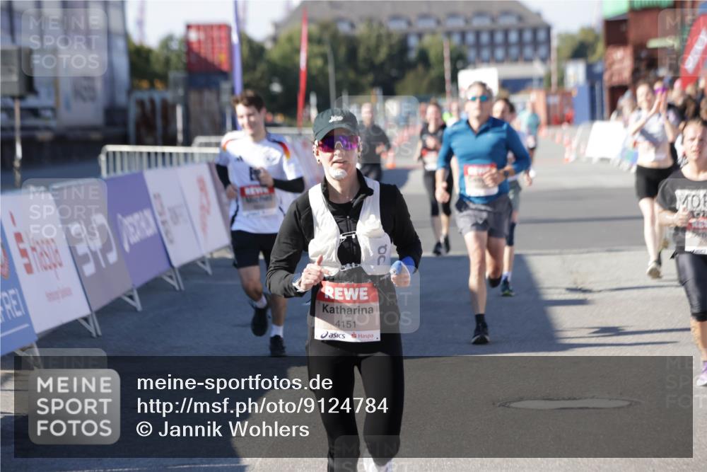 03.10.2025 - Köhlbrandbrückenlauf Jannik Wohlers http://msf.ph/oto/9124784 03.10.2025 13:06:35 Ziel 4015, 4026, 4122, 4124, 4151, 4312, 4396, 4405, 4658, 4659, 5563, 5798, 6061, 6256, 6721 meine-sportfotos.de