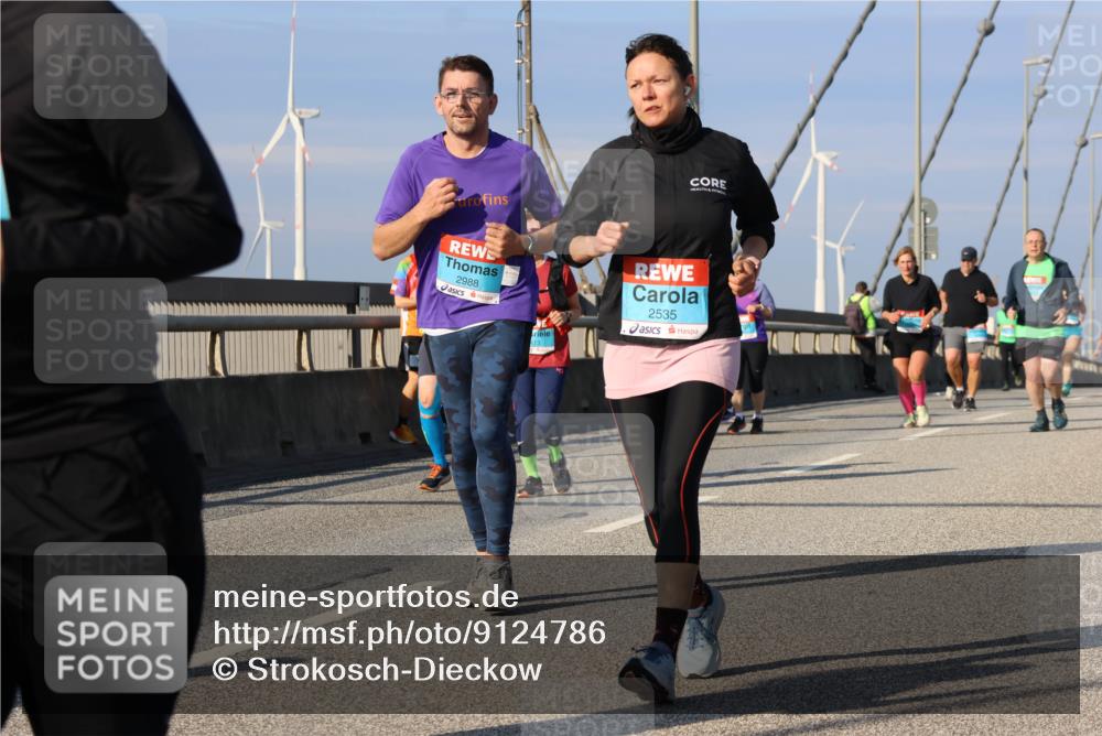 03.10.2025 - Köhlbrandbrückenlauf Strokosch-Dieckow http://msf.ph/oto/9124786 03.10.2025 10:06:07 Position 2 2988, 13, 2535 meine-sportfotos.de