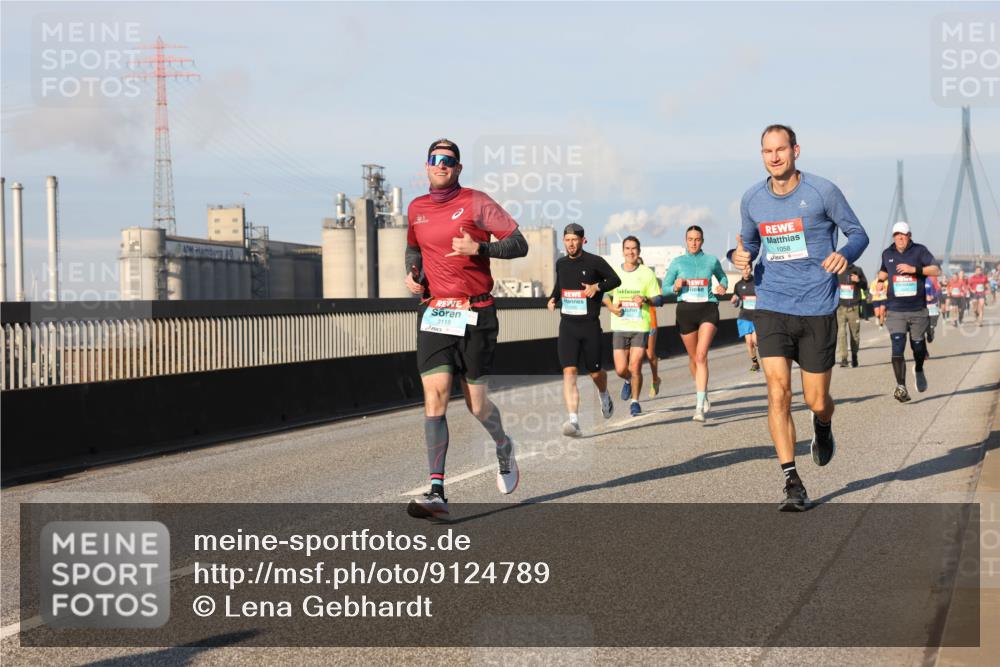 03.10.2025 - Köhlbrandbrückenlauf Lena Gebhardt http://msf.ph/oto/9124789 03.10.2025 09:46:02 Position 2 3118, 1058, 1 meine-sportfotos.de