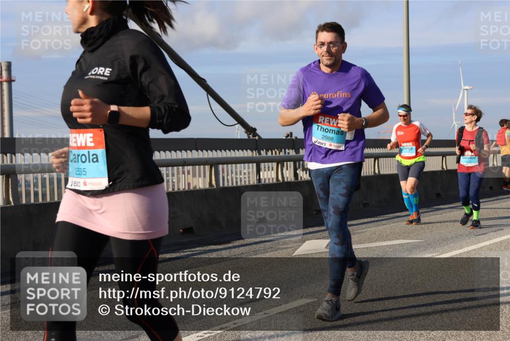 03.10.2025 - Köhlbrandbrückenlauf Strokosch-Dieckow http://msf.ph/oto/9124792 03.10.2025 10:06:09 Position 2 2988, 2535 meine-sportfotos.de