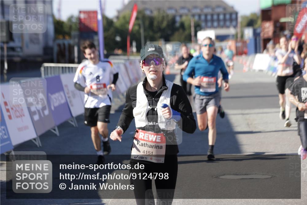03.10.2025 - Köhlbrandbrückenlauf Jannik Wohlers http://msf.ph/oto/9124798 03.10.2025 13:06:35 Ziel 4015, 4026, 4122, 4124, 4151, 4312, 4396, 4405, 4658, 4659, 5563, 5798, 6061, 6256, 6721 meine-sportfotos.de
