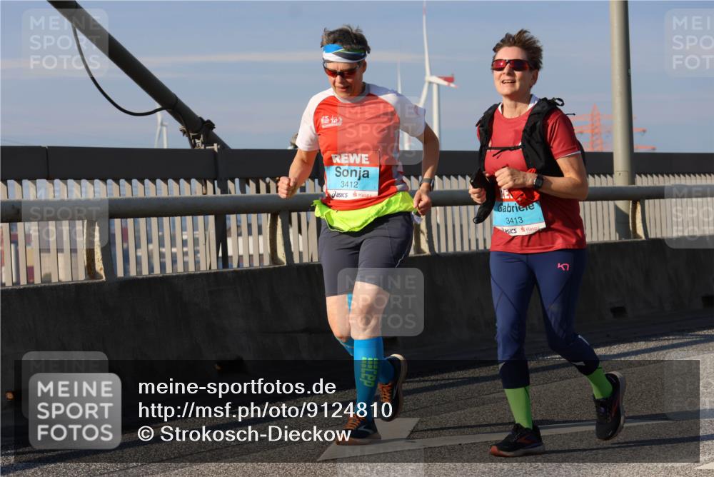 03.10.2025 - Köhlbrandbrückenlauf Strokosch-Dieckow http://msf.ph/oto/9124810 03.10.2025 10:06:11 Position 2 5, 3412, 3413 meine-sportfotos.de
