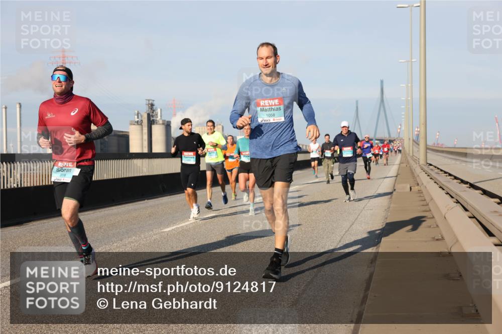 03.10.2025 - Köhlbrandbrückenlauf Lena Gebhardt http://msf.ph/oto/9124817 03.10.2025 09:46:03 Position 2 3118, 1058 meine-sportfotos.de