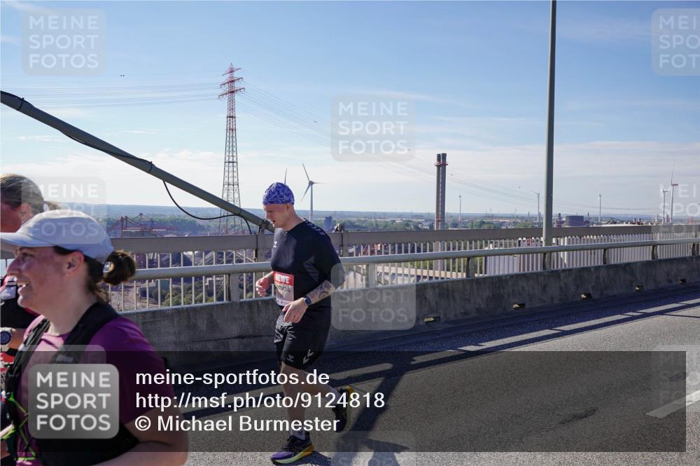 03.10.2025 - Köhlbrandbrückenlauf Michael Burmester http://msf.ph/oto/9124818 03.10.2025 13:07:59 Position 2  meine-sportfotos.de