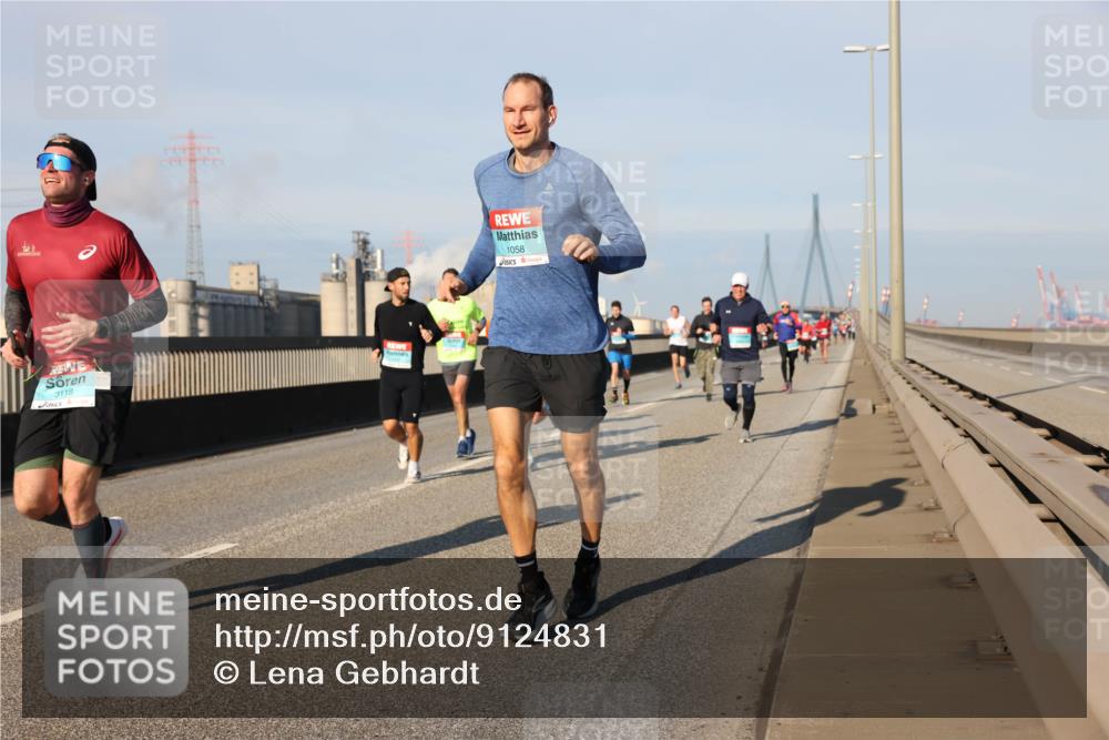 03.10.2025 - Köhlbrandbrückenlauf Lena Gebhardt http://msf.ph/oto/9124831 03.10.2025 09:46:03 Position 2 3118, 1058 meine-sportfotos.de