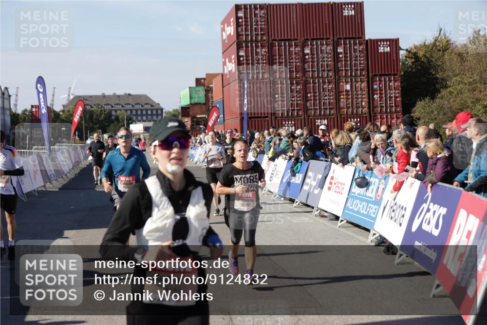 03.10.2025 - Köhlbrandbrückenlauf Jannik Wohlers http://msf.ph/oto/9124832 03.10.2025 13:06:37 Ziel 4015, 4026, 4122, 4151, 4312, 4396, 4405, 4658, 4659, 5798, 5971, 6061, 6256, 6721 meine-sportfotos.de