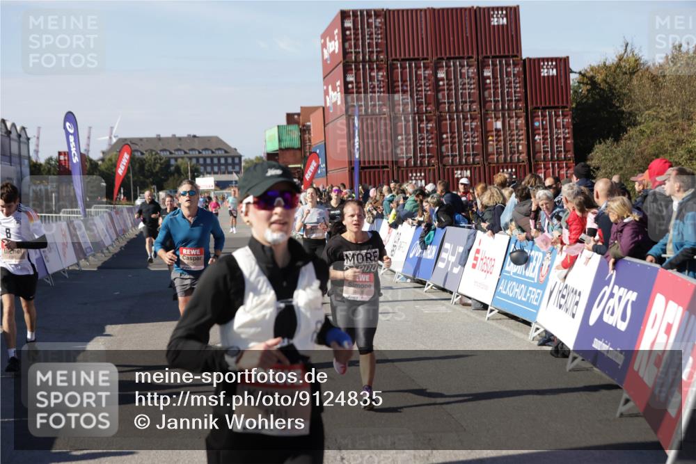 03.10.2025 - Köhlbrandbrückenlauf Jannik Wohlers http://msf.ph/oto/9124835 03.10.2025 13:06:37 Ziel 4015, 4026, 4122, 4151, 4312, 4396, 4405, 4658, 4659, 5798, 5971, 6061, 6256, 6721 meine-sportfotos.de