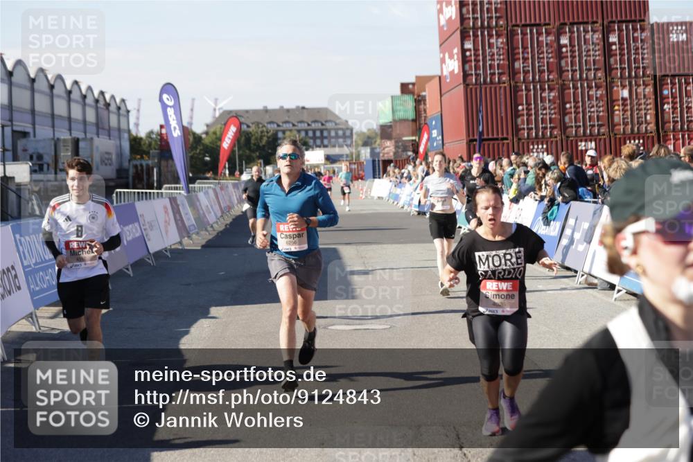 03.10.2025 - Köhlbrandbrückenlauf Jannik Wohlers http://msf.ph/oto/9124843 03.10.2025 13:06:37 Ziel 4015, 4026, 4122, 4151, 4312, 4396, 4405, 4658, 4659, 5798, 5971, 6061, 6256, 6721 meine-sportfotos.de