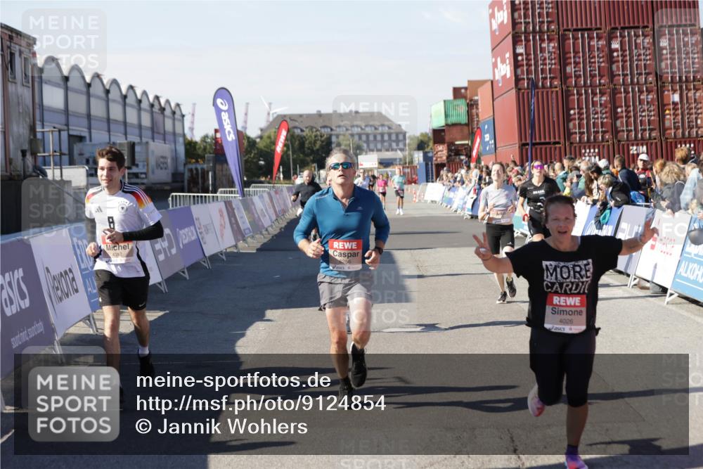 03.10.2025 - Köhlbrandbrückenlauf Jannik Wohlers http://msf.ph/oto/9124854 03.10.2025 13:06:37 Ziel 4015, 4026, 4122, 4151, 4312, 4396, 4405, 4658, 4659, 5798, 5971, 6061, 6256, 6721 meine-sportfotos.de