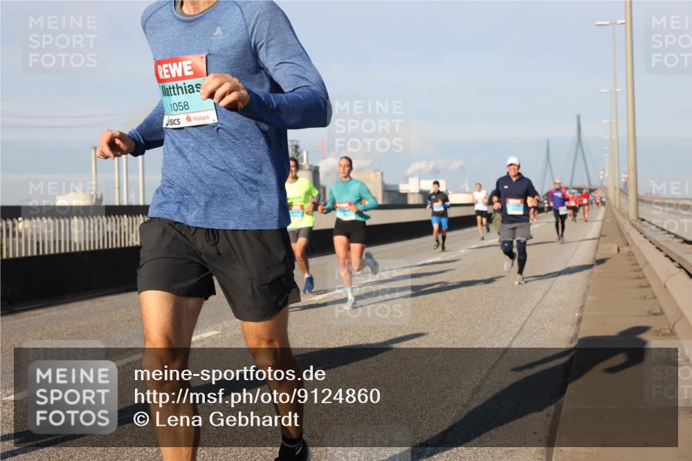 03.10.2025 - Köhlbrandbrückenlauf Lena Gebhardt http://msf.ph/oto/9124860 03.10.2025 09:46:04 Position 2 1058 meine-sportfotos.de