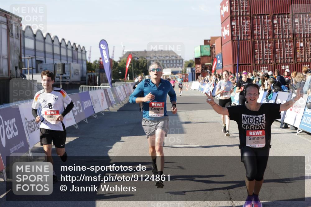 03.10.2025 - Köhlbrandbrückenlauf Jannik Wohlers http://msf.ph/oto/9124861 03.10.2025 13:06:37 Ziel 4015, 4026, 4122, 4151, 4312, 4396, 4405, 4658, 4659, 5798, 5971, 6061, 6256, 6721 meine-sportfotos.de