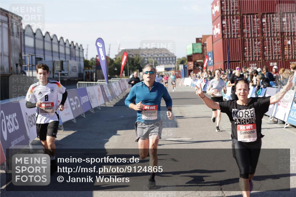 03.10.2025 - Köhlbrandbrückenlauf Jannik Wohlers http://msf.ph/oto/9124865 03.10.2025 13:06:38 Ziel 4015, 4026, 4122, 4151, 4312, 4396, 4405, 4658, 5798, 5971, 6061, 6256, 6721 meine-sportfotos.de