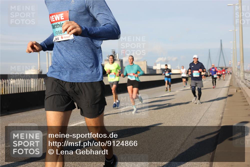 03.10.2025 - Köhlbrandbrückenlauf Lena Gebhardt http://msf.ph/oto/9124866 03.10.2025 09:46:04 Position 2 1058 meine-sportfotos.de