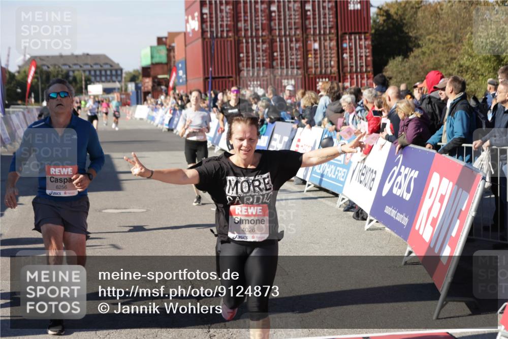 03.10.2025 - Köhlbrandbrückenlauf Jannik Wohlers http://msf.ph/oto/9124873 03.10.2025 13:06:38 Ziel 4015, 4026, 4122, 4151, 4312, 4396, 4405, 4658, 5798, 5971, 6061, 6256, 6721 meine-sportfotos.de