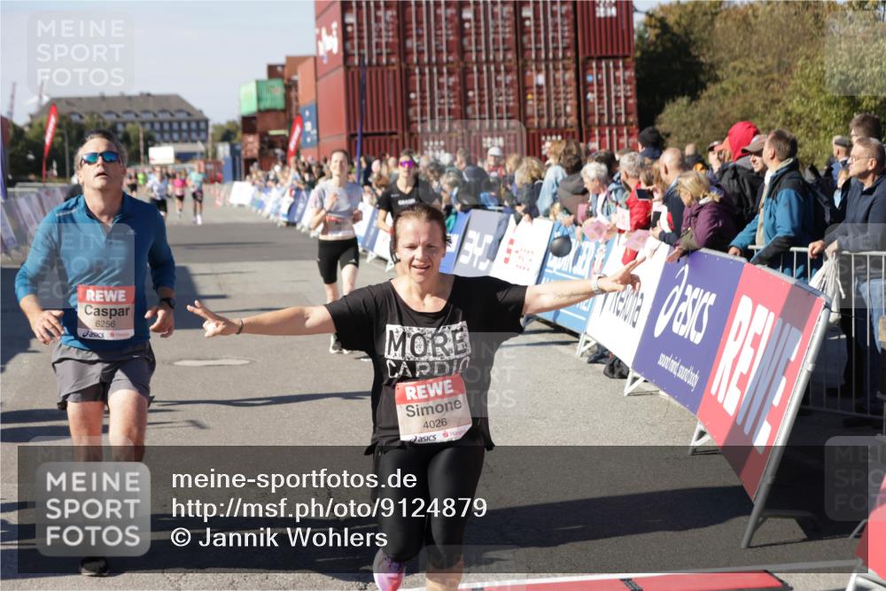 03.10.2025 - Köhlbrandbrückenlauf Jannik Wohlers http://msf.ph/oto/9124879 03.10.2025 13:06:38 Ziel 4015, 4026, 4122, 4151, 4312, 4396, 4405, 4658, 5798, 5971, 6061, 6256, 6721 meine-sportfotos.de