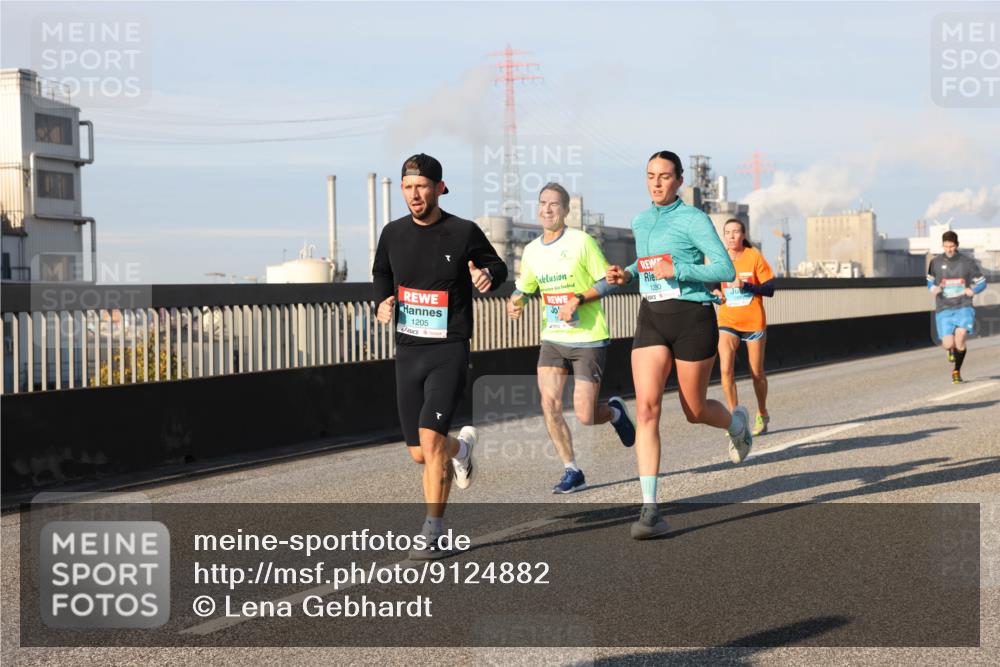 03.10.2025 - Köhlbrandbrückenlauf Lena Gebhardt http://msf.ph/oto/9124882 03.10.2025 09:46:04 Position 2 1280, 1205 meine-sportfotos.de