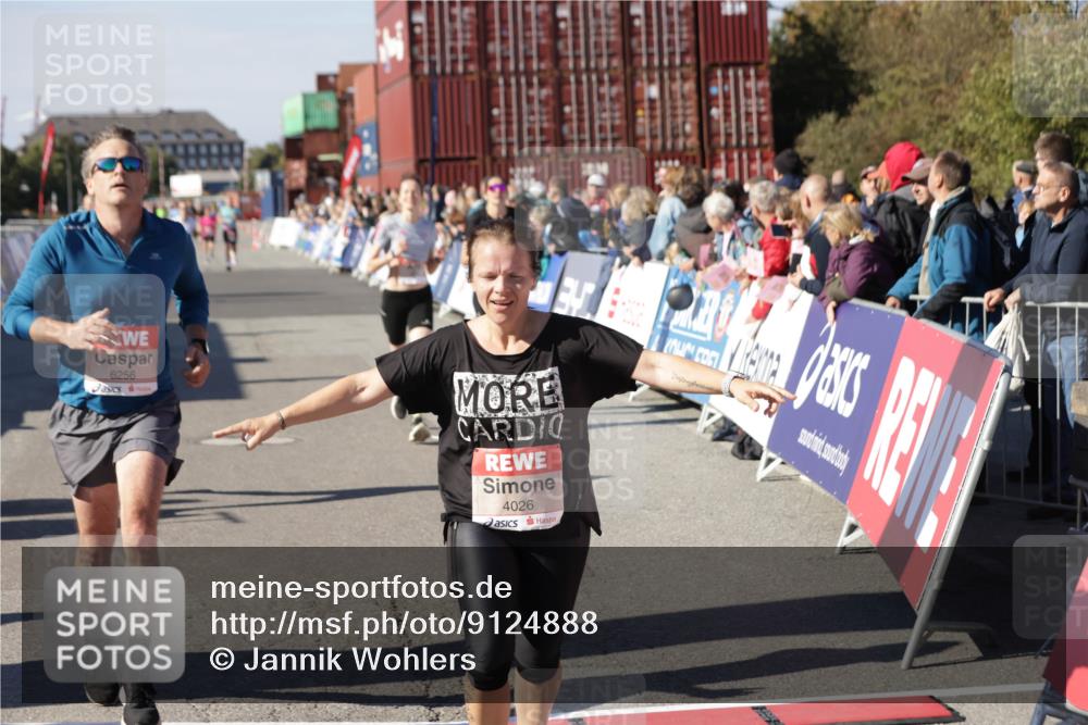 03.10.2025 - Köhlbrandbrückenlauf Jannik Wohlers http://msf.ph/oto/9124888 03.10.2025 13:06:38 Ziel 4015, 4026, 4122, 4151, 4312, 4396, 4405, 4658, 5798, 5971, 6061, 6256, 6721 meine-sportfotos.de