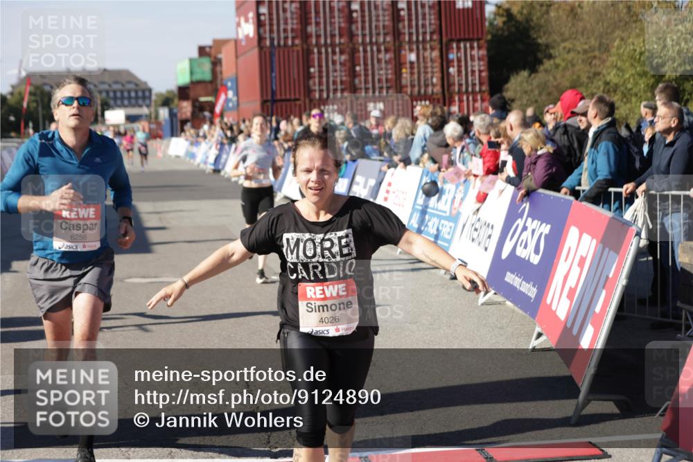 03.10.2025 - Köhlbrandbrückenlauf Jannik Wohlers http://msf.ph/oto/9124890 03.10.2025 13:06:38 Ziel 4015, 4026, 4122, 4151, 4312, 4396, 4405, 4658, 5798, 5971, 6061, 6256, 6721 meine-sportfotos.de