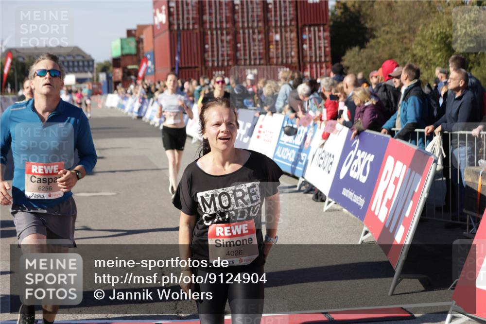 03.10.2025 - Köhlbrandbrückenlauf Jannik Wohlers http://msf.ph/oto/9124904 03.10.2025 13:06:39 Ziel 4015, 4026, 4122, 4151, 4312, 4396, 4405, 5798, 5971, 6061, 6256, 6721 meine-sportfotos.de