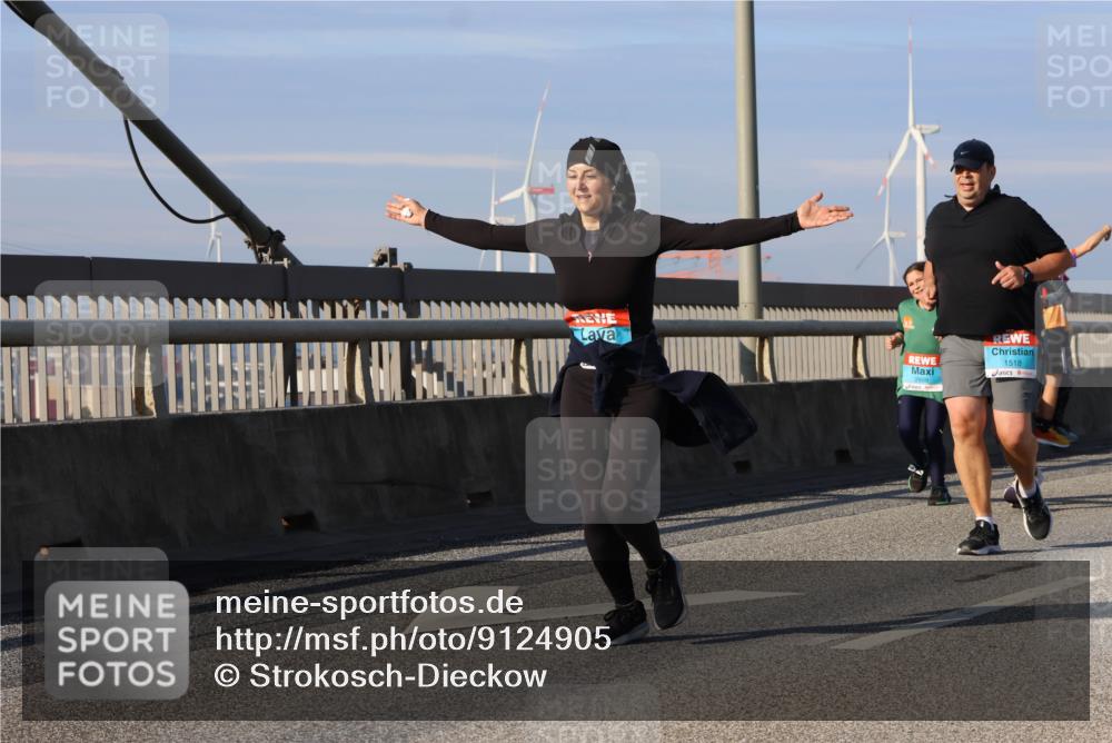 03.10.2025 - Köhlbrandbrückenlauf Strokosch-Dieckow http://msf.ph/oto/9124905 03.10.2025 10:06:18 Position 2 1518 meine-sportfotos.de