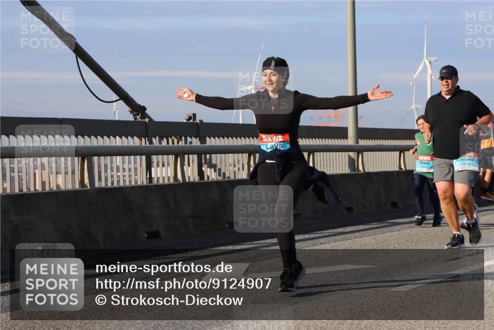 03.10.2025 - Köhlbrandbrückenlauf Strokosch-Dieckow http://msf.ph/oto/9124907 03.10.2025 10:06:18 Position 2 1518 meine-sportfotos.de