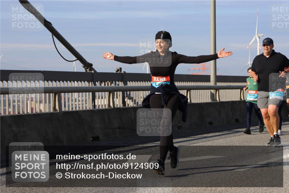 03.10.2025 - Köhlbrandbrückenlauf Strokosch-Dieckow http://msf.ph/oto/9124909 03.10.2025 10:06:18 Position 2 1518 meine-sportfotos.de