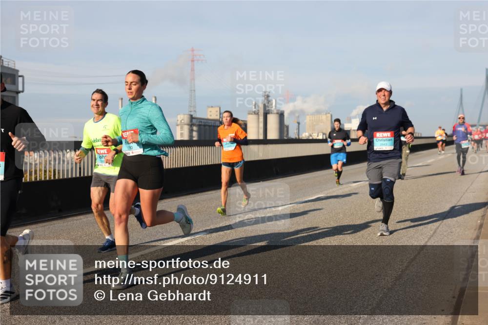 03.10.2025 - Köhlbrandbrückenlauf Lena Gebhardt http://msf.ph/oto/9124911 03.10.2025 09:46:05 Position 2 1280, 2843 meine-sportfotos.de