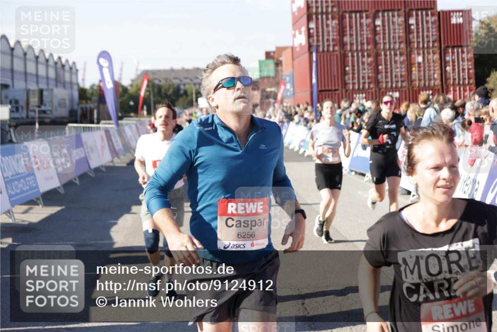 03.10.2025 - Köhlbrandbrückenlauf Jannik Wohlers http://msf.ph/oto/9124912 03.10.2025 13:06:39 Ziel 4015, 4026, 4122, 4151, 4312, 4396, 4405, 5798, 5971, 6061, 6256, 6721 meine-sportfotos.de