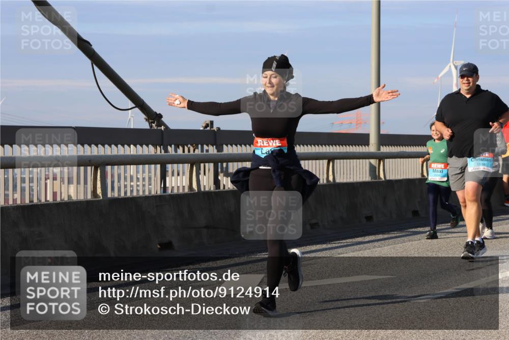 03.10.2025 - Köhlbrandbrückenlauf Strokosch-Dieckow http://msf.ph/oto/9124914 03.10.2025 10:06:18 Position 2 1518 meine-sportfotos.de