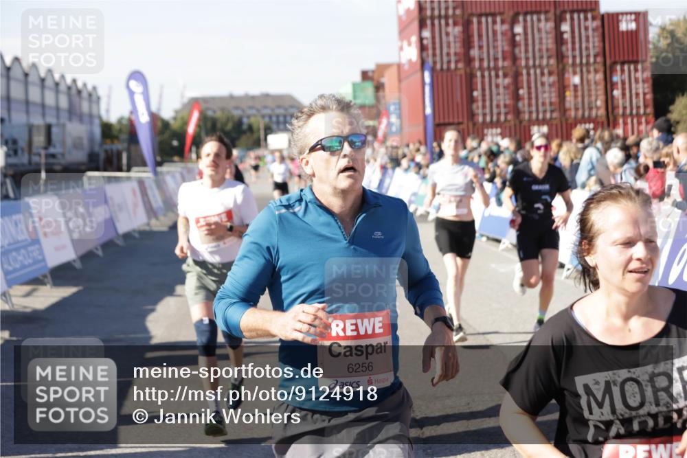03.10.2025 - Köhlbrandbrückenlauf Jannik Wohlers http://msf.ph/oto/9124918 03.10.2025 13:06:39 Ziel 4015, 4026, 4122, 4151, 4312, 4396, 4405, 5798, 5971, 6061, 6256, 6721 meine-sportfotos.de