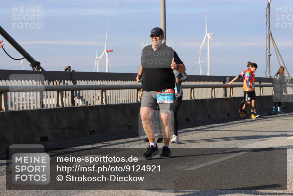 03.10.2025 - Köhlbrandbrückenlauf Strokosch-Dieckow http://msf.ph/oto/9124921 03.10.2025 10:06:19 Position 2 1518 meine-sportfotos.de